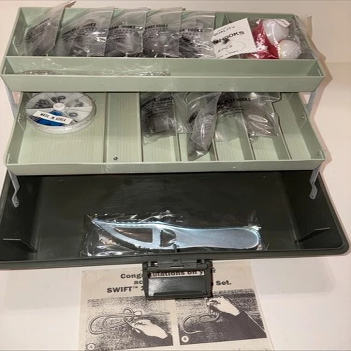 VTG Swift 1000 PC Fishing Tackle W/Green Tackle Box Multi-Level OPEN BOX