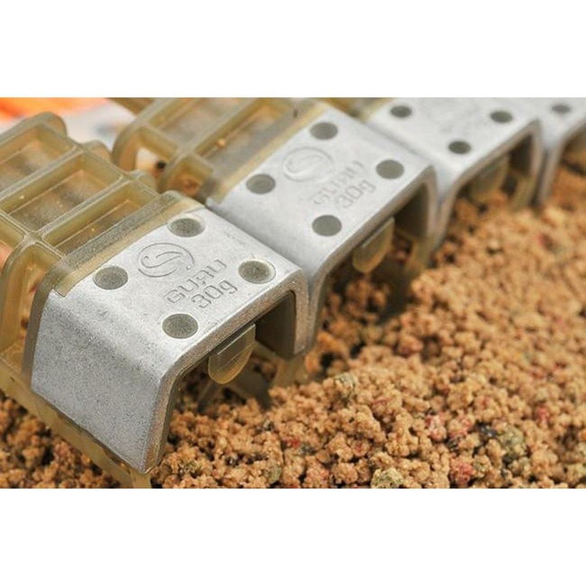 Guru Commercial Cage Feeder