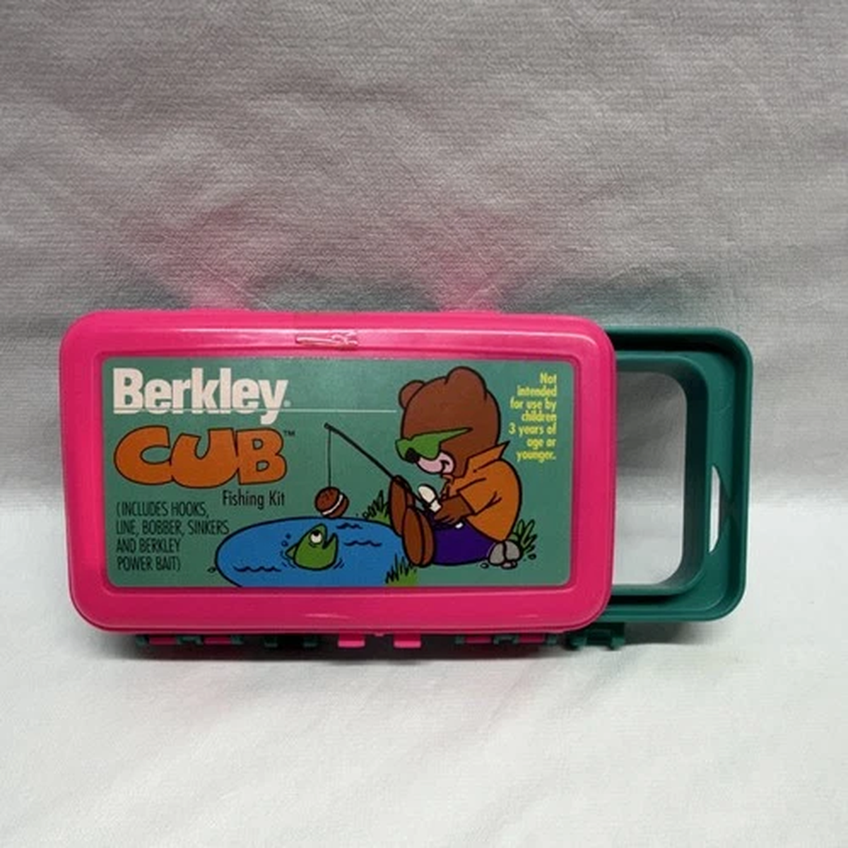 Vintage NEW Unopened Berkley Cub Kids Fishing Kit Hard Plastic Case Pink/Green
