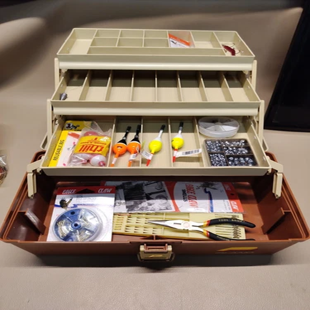 Vintage Plano Tackle Box Model 6303, Fold Out 3 Tier Tray Used. Clean With Tackl